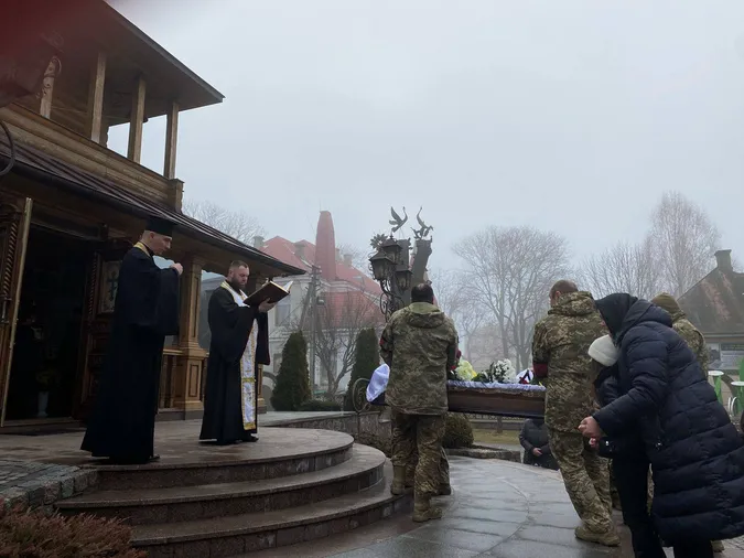 У Володимирі попрощалися із 33-річним захисником Миколою Менкунцем (фото)