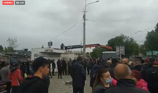 На Старому ринку в Луцьку – сутичка між підприємцями та мунвартівцями (фото)
