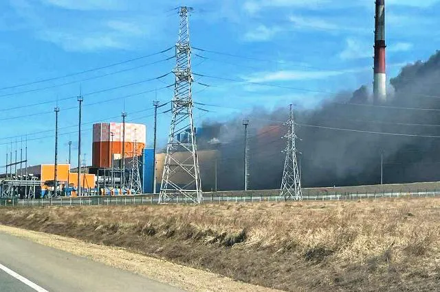 На російському сахаліні стався вибух і пожежа на ДРЕС (відео)
