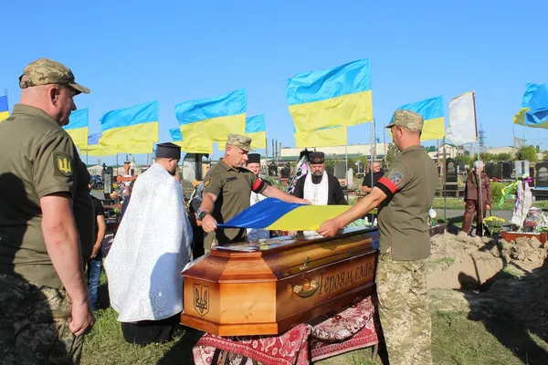 На Волині попрощалися із загиблим кулеметником Павлом Манюхіним (фото)