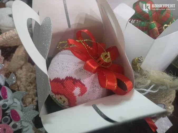 У Луцькраді люди з інвалідністю продають вироби, аби заробити копійку