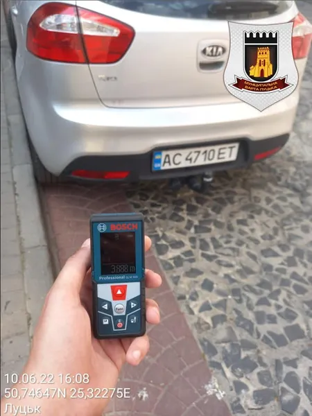 Суд визнав законною постанову муніципалів за неправильне паркування в Луцьку