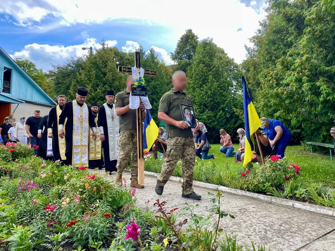 В Нововолинську провели в останню путь Івана Сахніка (фото)