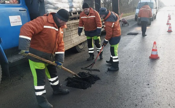 На Волині «латають» головні дороги області (фото)