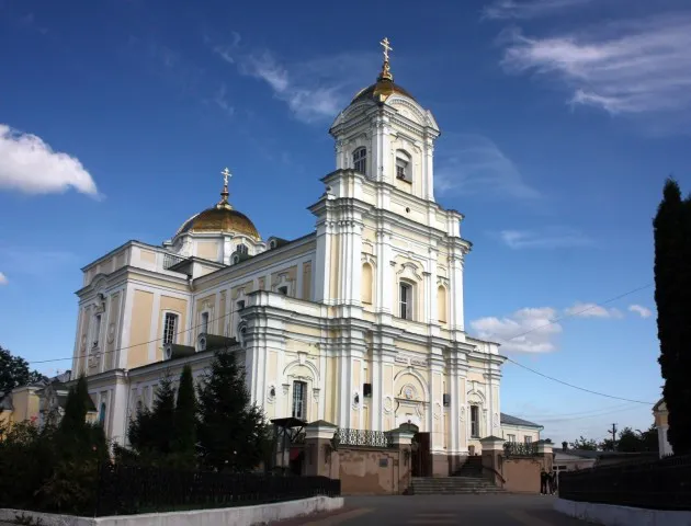 До Великодня: опублікували розклад Богослужінь у соборі Святої Трійці в Луцьку