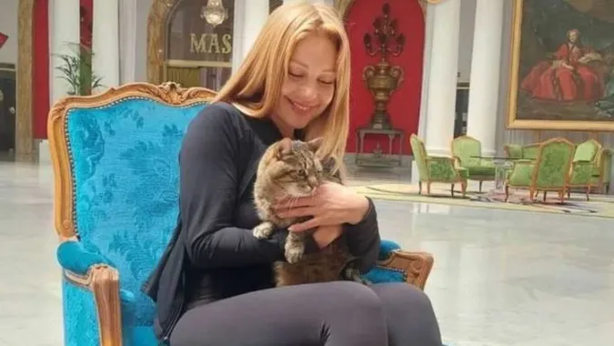 Кіт Степан у Ніцці познайомився з Тіною Кароль (фото)