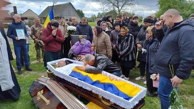 У Луцькому районі попрощалися із 32-річним воїном Віталієм Кайдиком (фото)