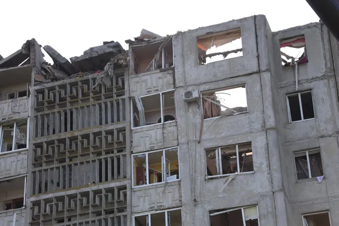 Лучанам з постраждалого від прильоту будинку досі нараховують комуналку?