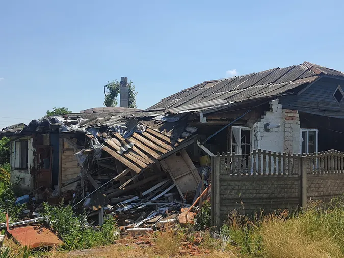 Луцькі волонтери показали модульні містечка, які зводять для людей, що втратили житло (відео)