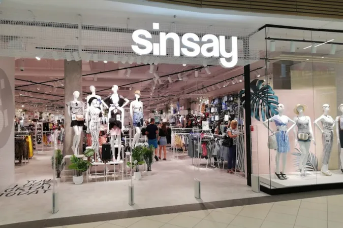 У Луцьку студентка вкрала куртку із Sinsay, одягнувши її на себе