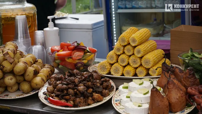 Як минув перший день ювілейного Food Fest у Луцьку (фото)
