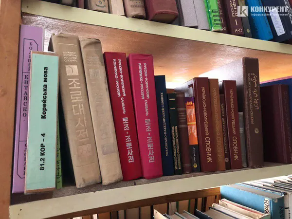 Книжки 17 століття, вражаюча фонотека, клуб бриджу: чим здивувала волинська бібліотека (ФОТО)