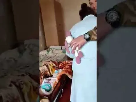 Волинський захисник зустрівся з новонародженою донькою (фото, відео)