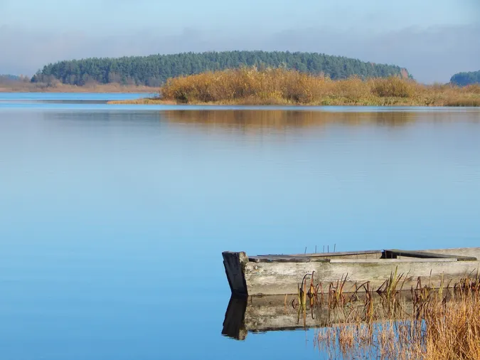 Осінні пейзажі озера на Волині (фото)