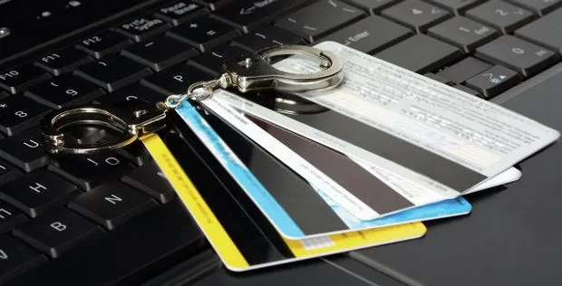 «Platinum Bank» попереджає клієнтів про шахрайство 