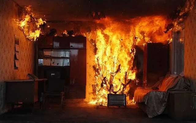 На Волині горів дерев’яний будинок: загинув чоловік