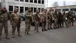 Волинські поліцейські-добровольці зі зведеного батальйону «Захід» вирушили на фронт (фото)
