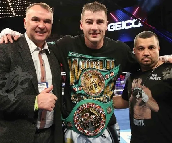 Українець Гвоздик завоював чемпіонський титул у битві з французом (фото)
