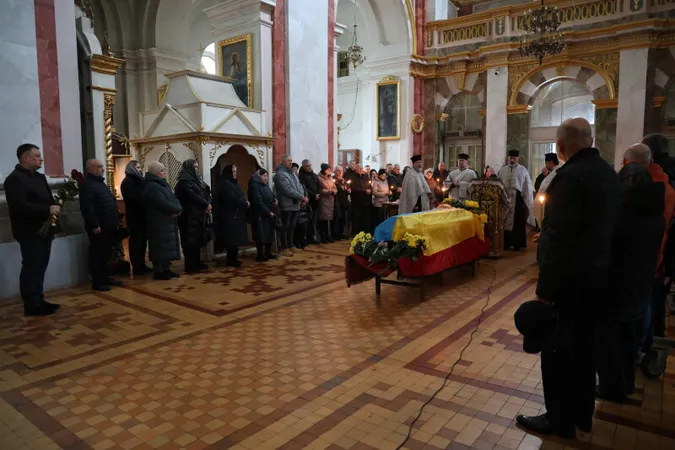 У Луцьку в останню дорогу провели захисника Сергія Ткача