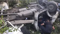 Під Володимиром-Волинським бус злетів у кювет і перекинувся (відео)