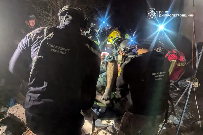 Ворог балістикою вдарив по житловому будинку в Кривому Розі