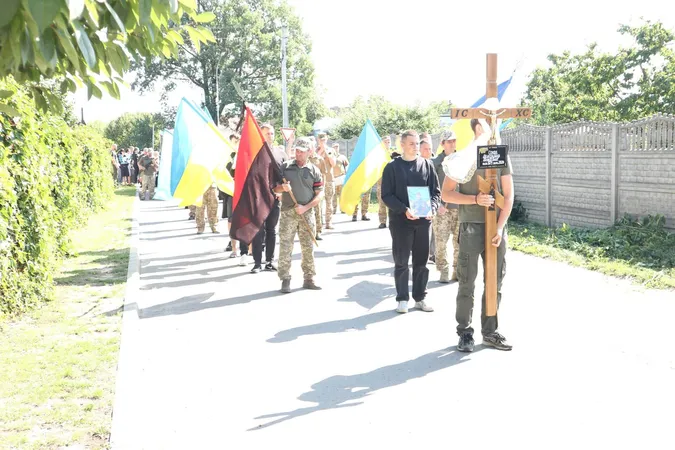 У громаді на Волині попрощалася із Захисником України Володимиром Соняком (фото)