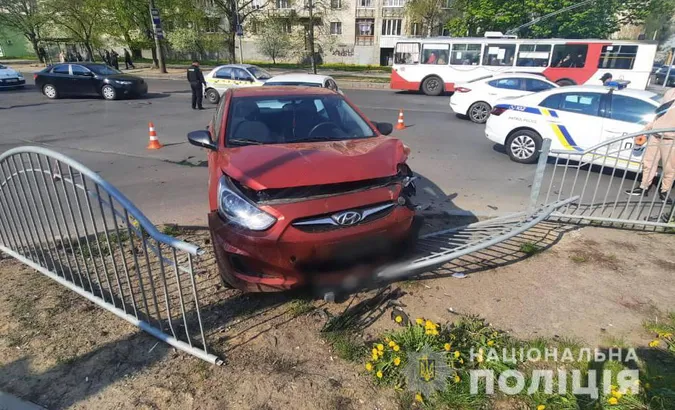 У Луцьку водійка Renault при повороті врізалася у Hyundai (фото, відео)