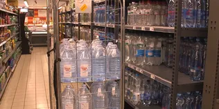 Літри води та продукти: чи є дефіцит через ажіотаж у магазинах Луцька