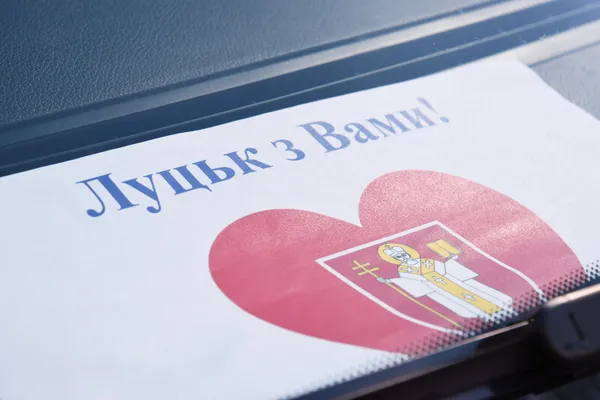 Обладнаний за останнім словом техніки: Луцьк отримав із Польщі автомобіль швидкої допомоги (фото)