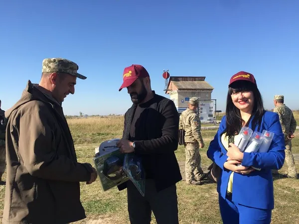 Військові отримали подарунки від голови волинського осередку Соцпартії (фото)