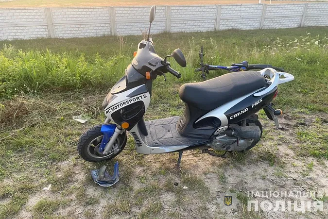 На Волині підліток на скутері збив пішохода – він у лікарні (фото)