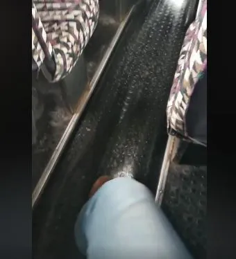 Дно, яке «пливе»: «ноу-хау» в маршрутці «Луцьк-Нововолинськ» (відео)