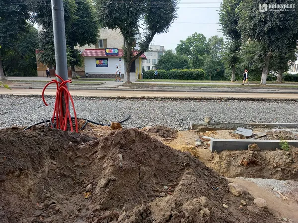 Заасфальтували нові відрізки дороги: що коїться на проспекті Волі у Луцьку (фото)