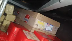 Кінцева зупинка: в автобусі через «Ягодин» хотіли перевезти 400 кілограмів сиру (фото)
