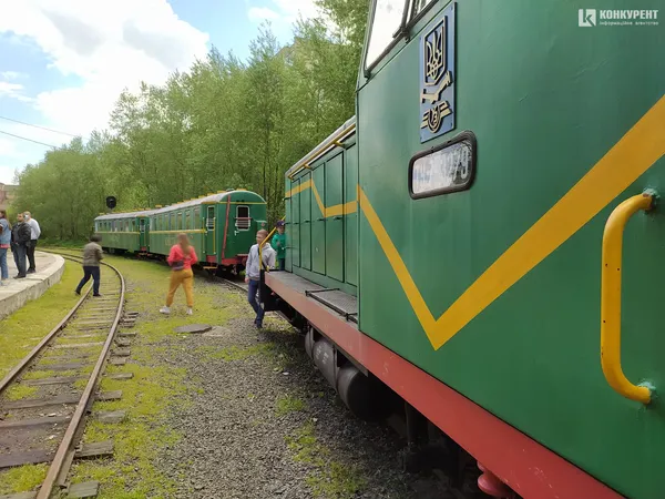 У Луцьку вийшли на мітинг, аби врятувати дитячу залізницю (фото)