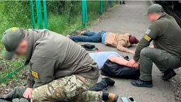 Правоохоронець намагався провезти через «Ягодин» трьох ухилянтів (фото)