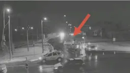ДТП на залізничному переїзді: показали, як у Луцьку авто потрапило під поїзд (відео)