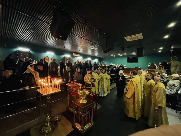 Замість танців – молитва: у Володимирі колишній нічний клуб став «храмом» УПЦ (МП)