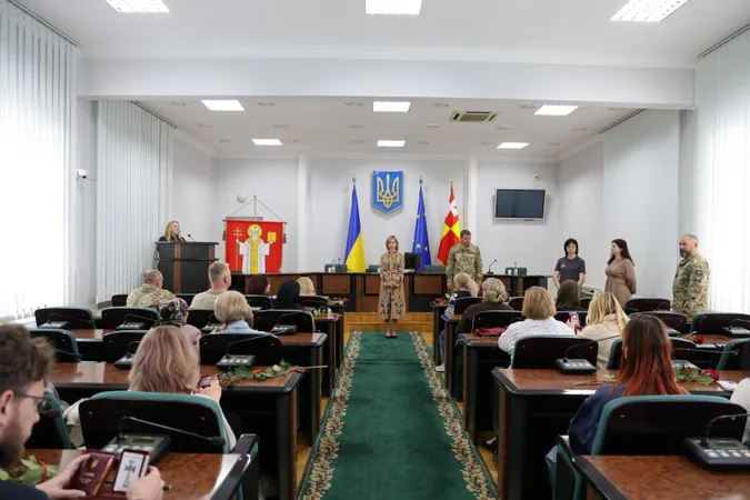 У Луцьку родинам загиблих Героїв вручили державні нагороди (фото)