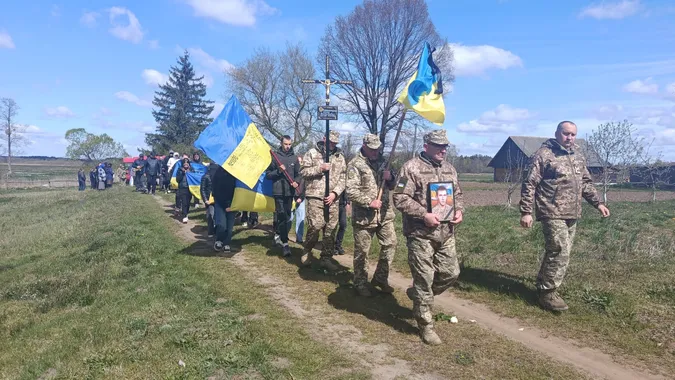 На Волині попрощалися із загиблим Героєм Євгеном Котельницьким (фото)