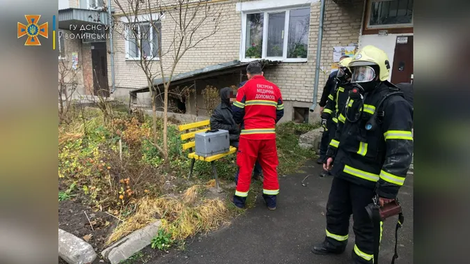 Горів підвал: у Володимирі з пожежі врятували безхатька