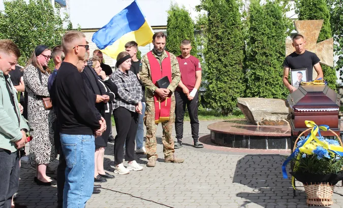 Врятував побратима ціною власного життя: на Волині попрощалися з воїном Андрієм Лавренчуком (фото)