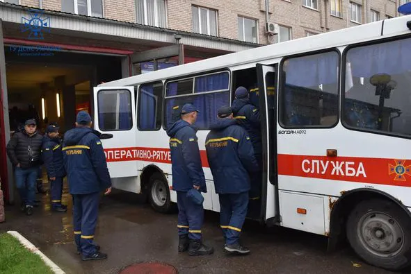 Волинські рятувальники нестимуть службу на деокупованих територіях Харківщини (фото)