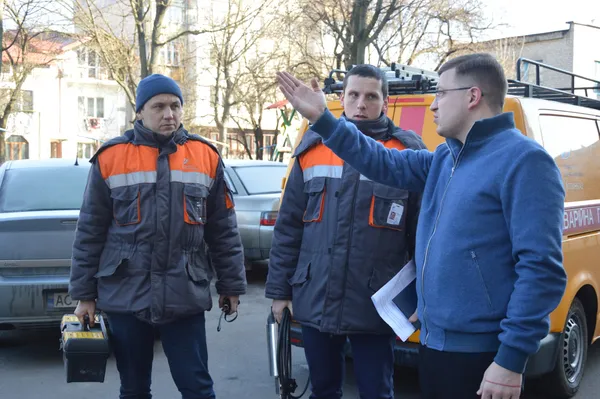 Чому він червоніє, або Яка якість газу у Луцьку (фото, відео, експеримент)