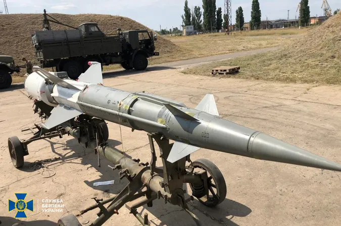 Вперше в історії: СБУ передала Міноборони зброї на 1 мільярд гривень (фото)
