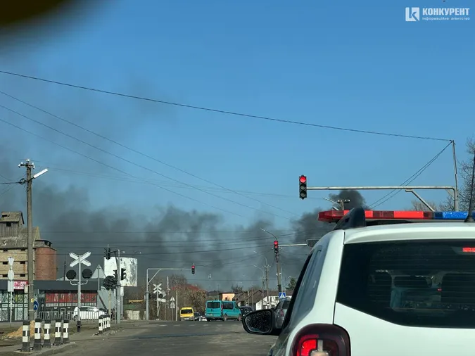 У Луцьку – пожежа, над містом – величезні хмари диму (фото)
