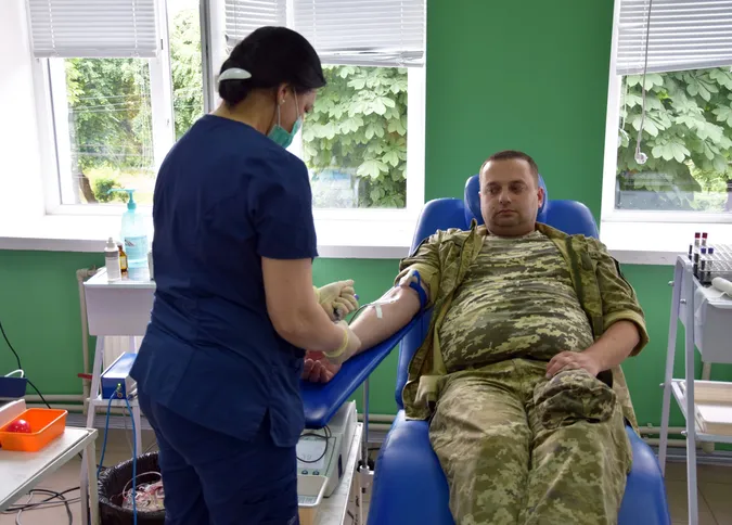 У Луцьку прикордонники долучилися до акції «Кров для ЗСУ» (фото)