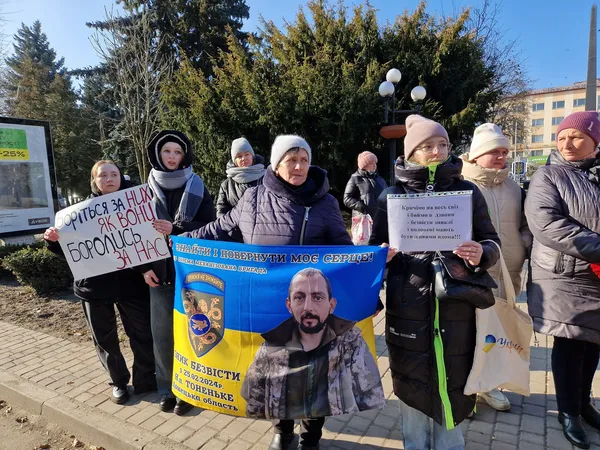 У Володимирі на акцію підтримки полонених та зниклих безвісти зібралися 250 учасників (фото)