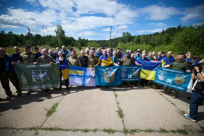 Були в російському полоні ще з 2022 року: до України повернулися ще 160 захисників (фото)
