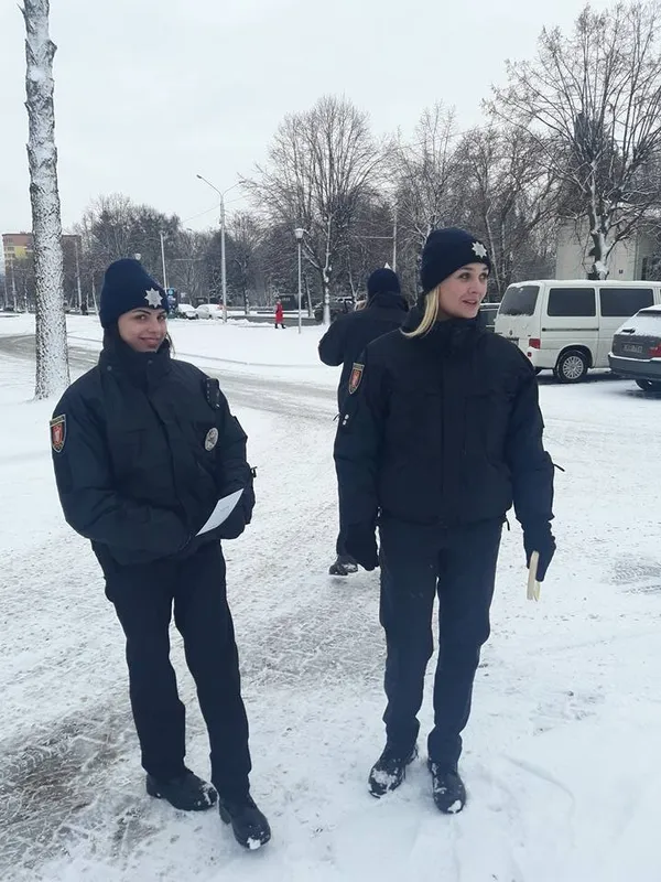 У Луцьку патрульні нагородили класних водіїв (фото)